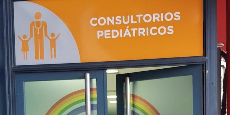 La FIO rediseñó la señalética del Hospital de Olavarría con criterios de accesibilidad.