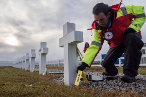 Cafiero recibió informe sobre la identificación de seis soldados argentinos caidos en Malvinas