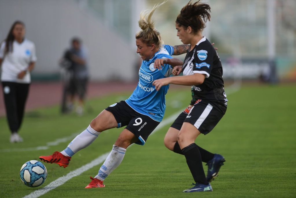 Estela Díaz: “El fenómeno del fútbol femenino es una marea imparable”