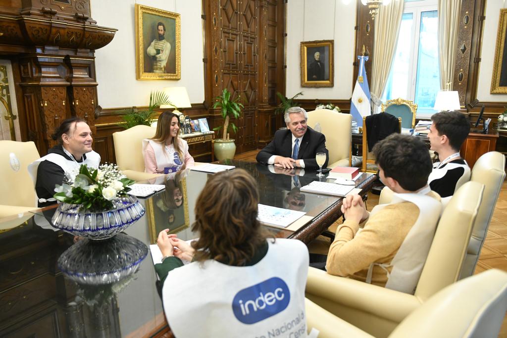El Presidente recibió a un grupo de censistas en Casa Rosada