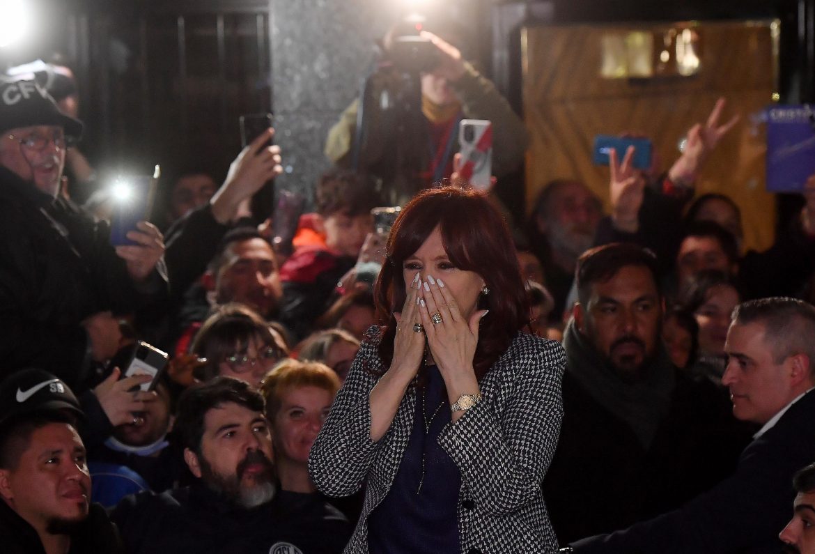 Cristina Kirchner recibió a organismos de derechos humanos en el Senado y criticó a JxC