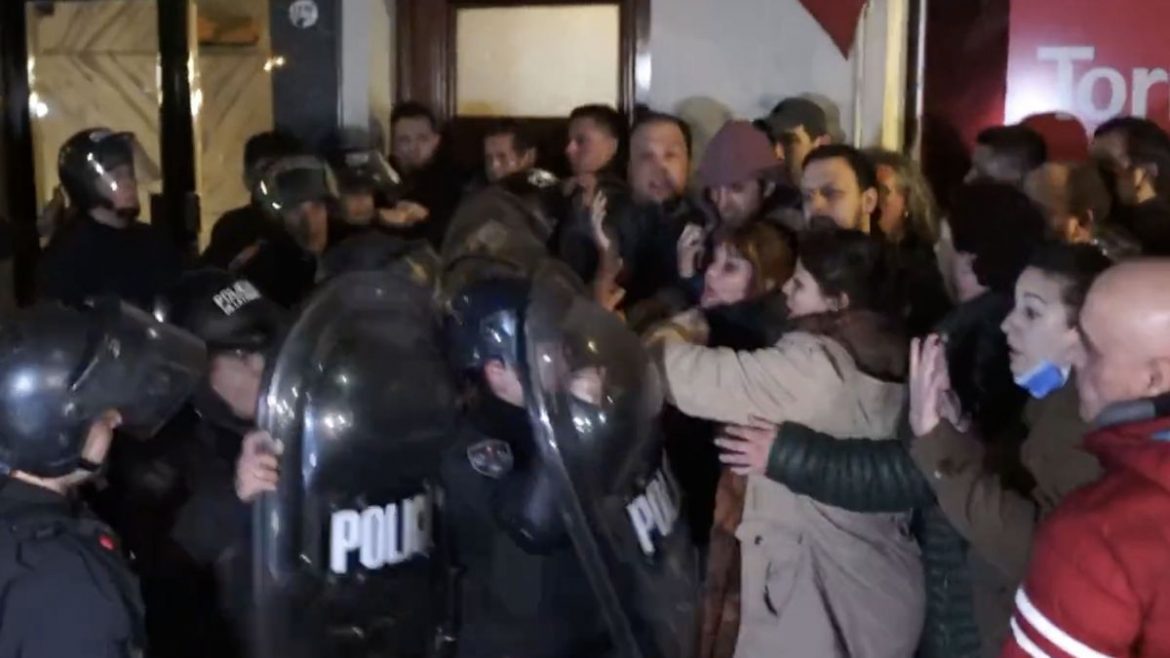 Ordenan a Rodríguez Larreta que ponga fin a los operativos policiales en casa de Cristina Fernández