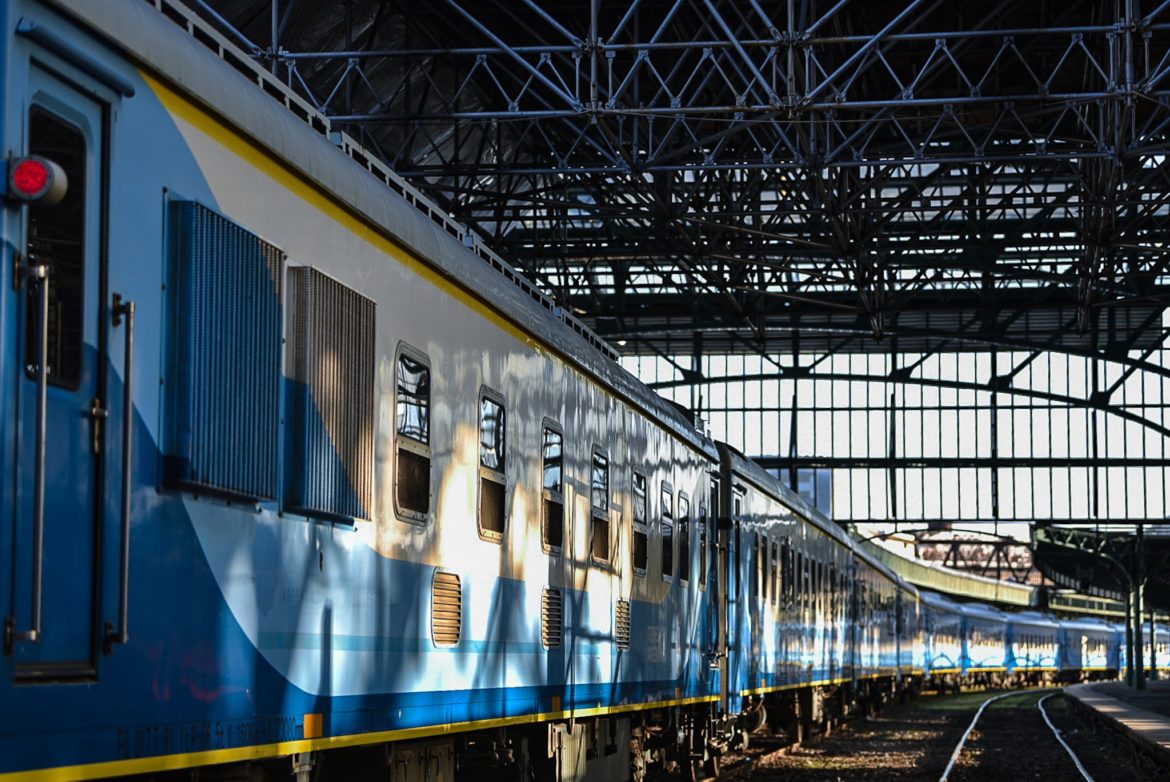 El tren entre Constitución y Bahía Blanca, que pasa por Azul, reanuda su servicio desde el próximo 10 de marzo