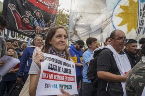 Acto de los trabajadores de prensa en rechazo a los despidos en Clarín