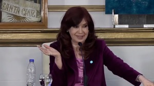 Cristina Kirchner pide diálogo “de todas las fuerzas” para afrontar “terrible endeudamiento” con FMI