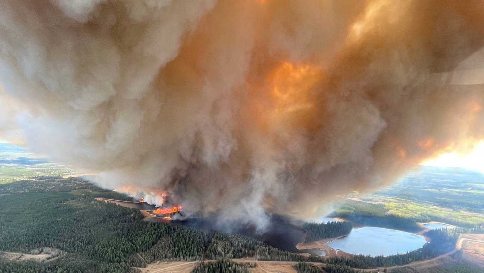 Bomberos forestales españoles y portugueses viajarán para ayudar a combatir los incendios en Canadá.