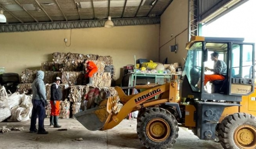Un municipio bonaerense canjeó basura reciclada por mobiliario urbano para su balneario