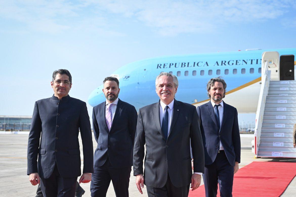 El presidente arribó a la India para participar de la Cumbre del G20