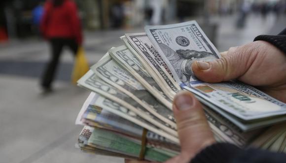Contundente rechazo de economistas a la dolarización de la moneda argentina