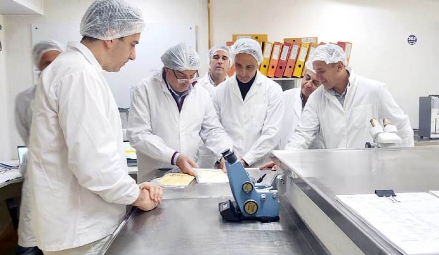 Visita del vicepresidente del SENASA a la planta productora de huevos, Ovobrand