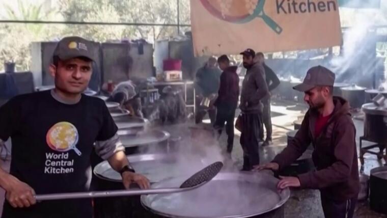 El chef José Andrés acusa a Israel de atacar de manera “sistemática” a los trabajadores humanitarios de World Central Kitchen