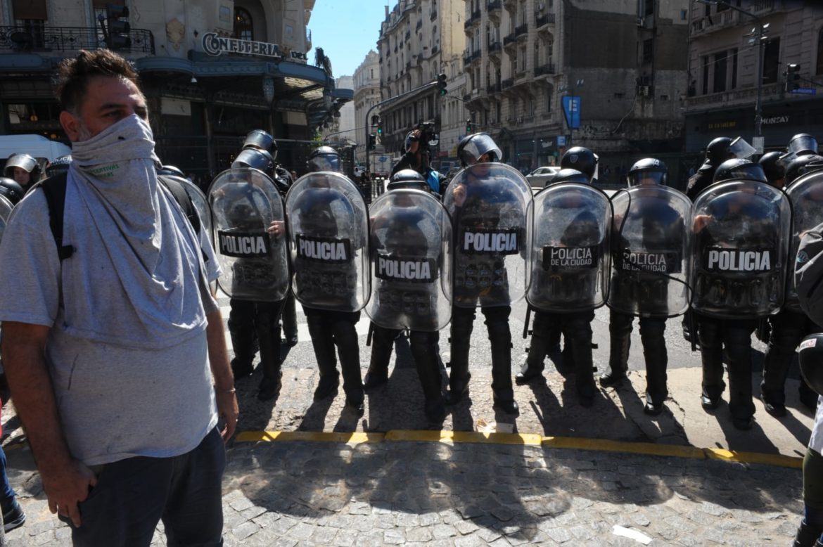 Diputados de UxP repudiaron la represión de la Policía de la Ciudad contra docentes, jubilados y miembros de ese espacio político 