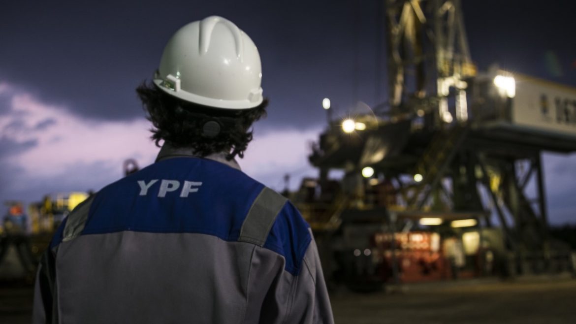 Retiro de YPF de yacimientos maduros: ¿el ocaso de la Mendoza hidrocarburífera? 