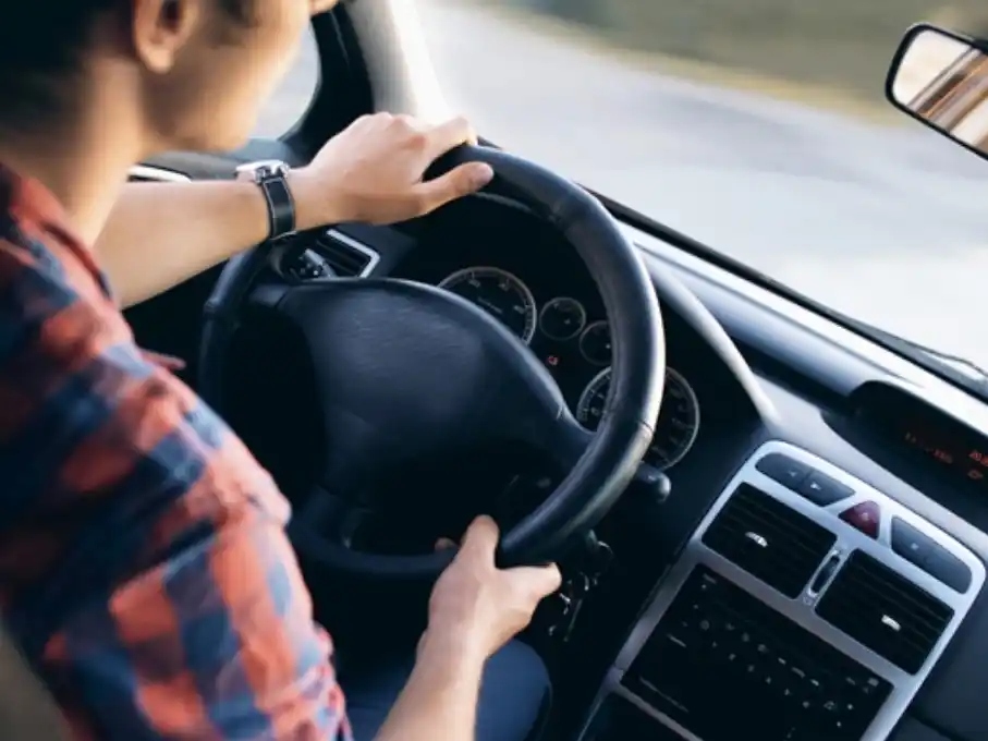 adolescente_manejando_ruta1