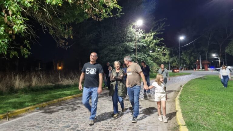 Luces Avda. de la Madres (1)