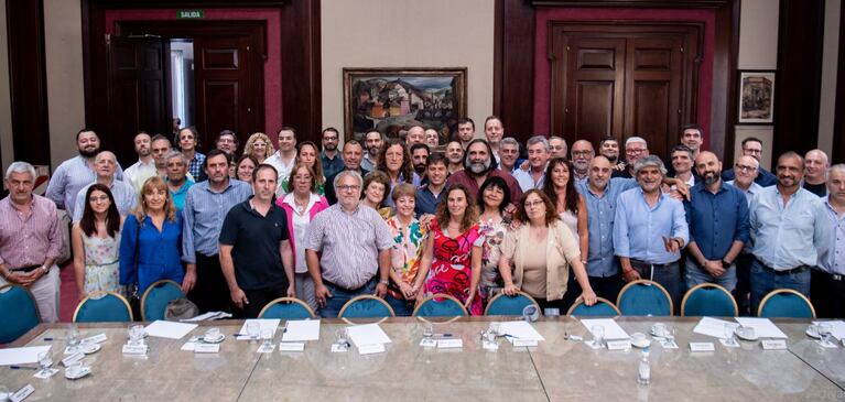 el-gobierno-bonaerense-y-los-gremios-estatales-llegaron-a-un-acuerdo-y-la-paritaria-2022-cerrara-en-torno-a-100-foto-twitterbaprovincia-DJMOODOQL5C35JW5CBNOBF7YPA