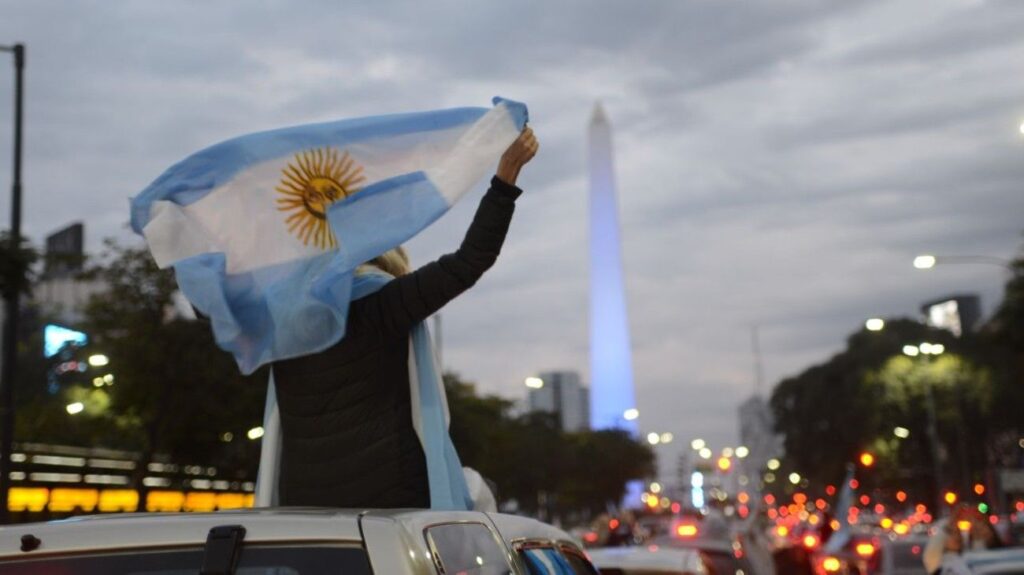 banderazo-contra-la-estatizacion-de-vicentin-en-el-obelisco-974419