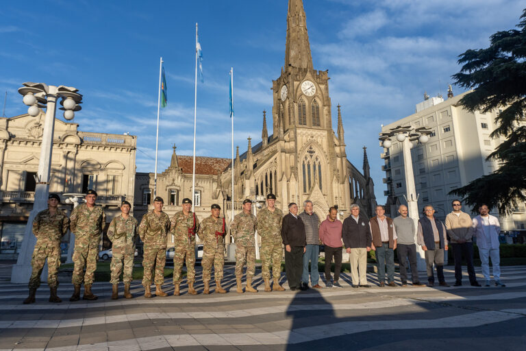 iizamiento de banderas 08(foto Lucas Tedesco)